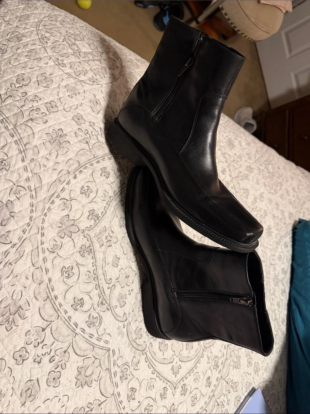 Rockport Men's Black Leather Ankle Boots - Sleek Zip Chelsea Style